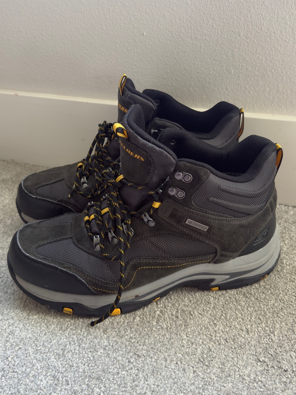 Skechers Men's Trego Pacifico Waterproof Hiking Boots - Size 12 Extra Wide EUC